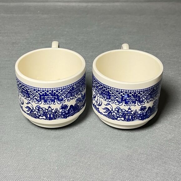 Churchill Staffordshire England Blue Willow Porcelain Tea Cup and Saucer Set - Picture 10 of 16